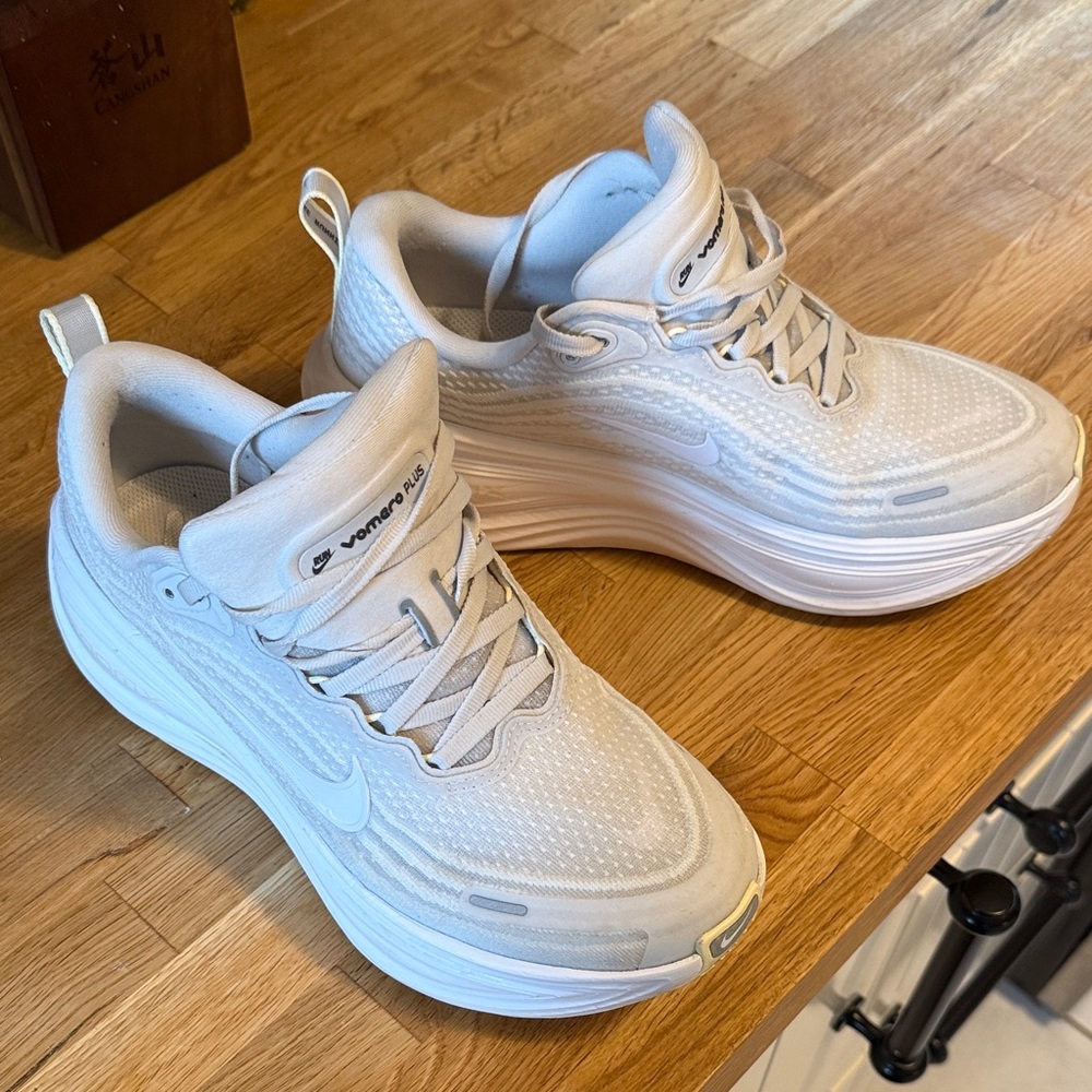 Nike Vomero Plus